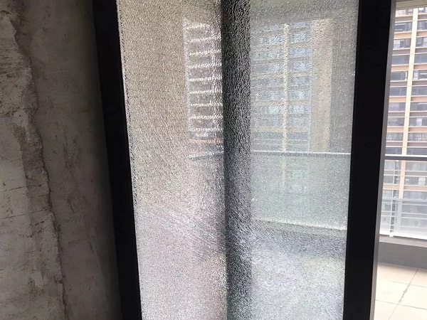 陽臺玻璃不銹鋼護欄不知道怎么設計？看看這些案例再決定