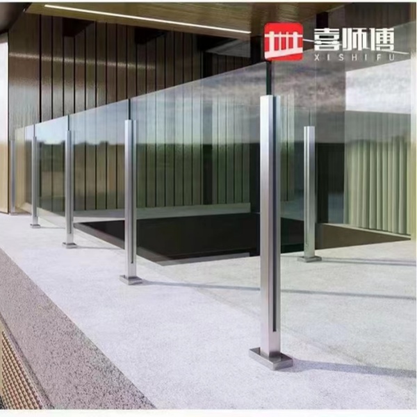簡(jiǎn)約不銹鋼玻璃護(hù)欄